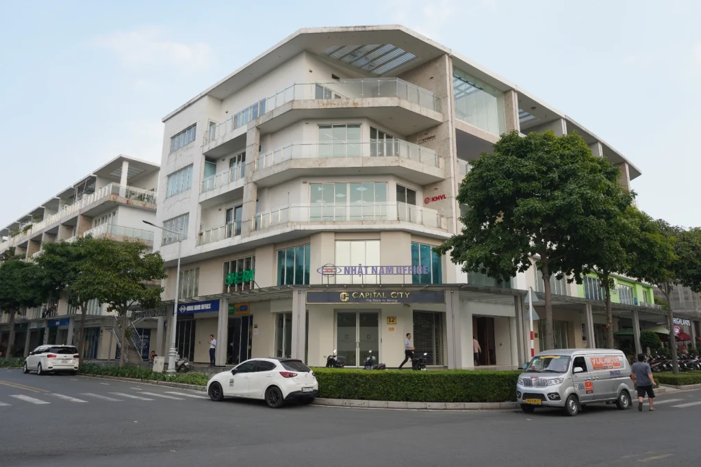 Shophouse Sari Town tại góc giao lộ với lợi thế hai mặt tiền kinh doanh