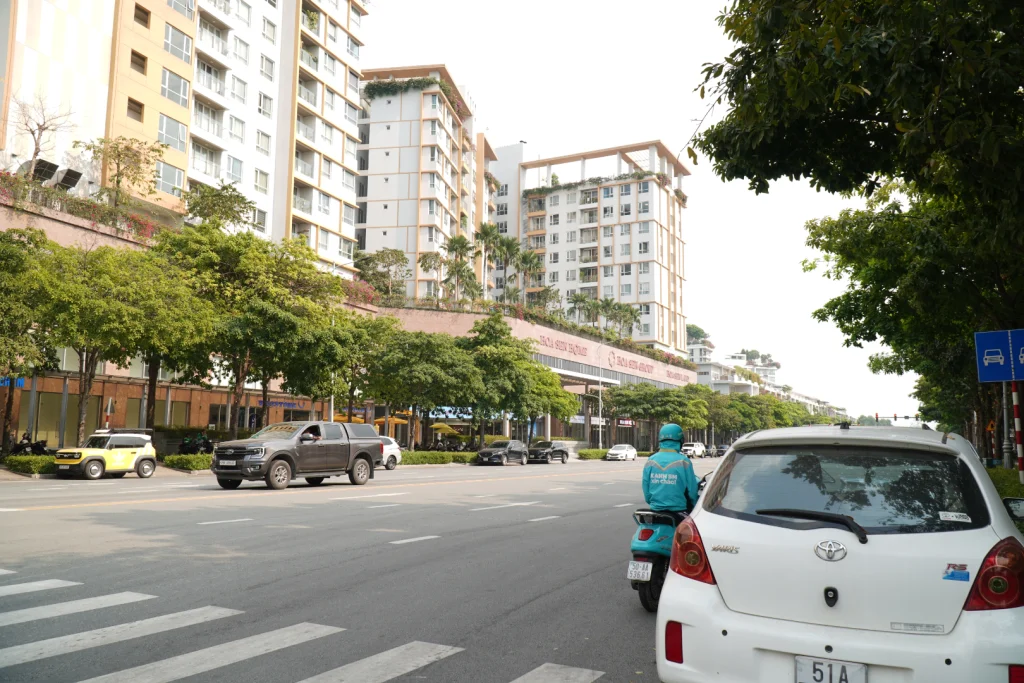 Mặt tiền đại lộ Nguyễn Cơ Thạch với dãy shophouse Sala Thủ Thiêm