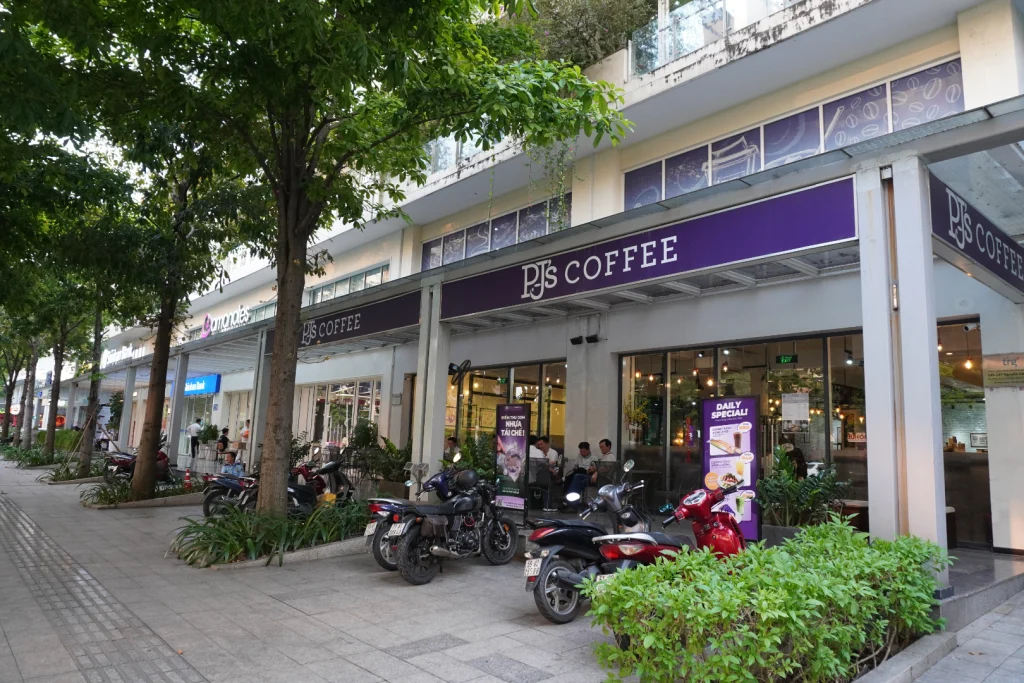 Mặt tiền shophouse Nguyễn Cơ Thạch Sala với hành lang mái che và vỉa hè rộng