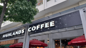 Mặt tiền Highland Coffee Nguyễn Cơ Thạch
