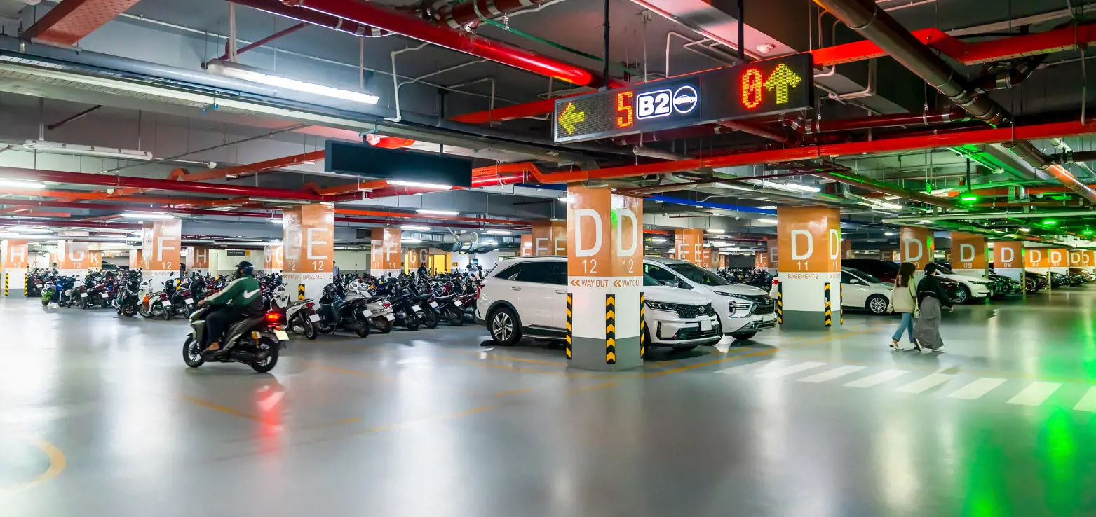 Hầm đỗ xe Thiso Mall Sala Thủ Thiêm với hệ thống phân luồng và biển chỉ dẫn thông minh