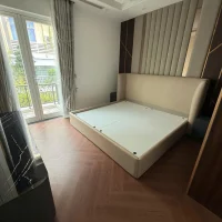 phòng ngủ có ban công trong biệt thự sinh thái Sala Thủ Thiêm Saroma Villa