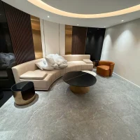Phòng sinh hoạt riêng với sofa cong hiện đại trong biệt thự sinh thái Sala Thủ Thiêm
