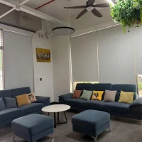 Khu lounge tiếp khách bên trong cho thuê shophouse khối đế Sarica với nội thất sofa
