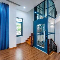 Biệt thự Vinhomes Central Park Tân Cảng có thang máy riêng trong nhà. Hình được cung cấp độc quyền bởi Địa Ốc Sala Thủ Thiêm